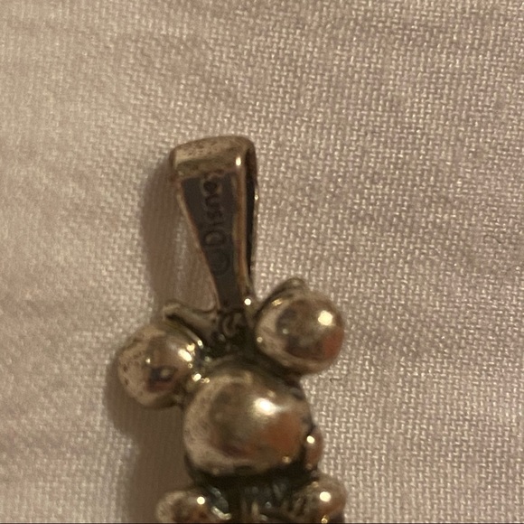 Minnie Mouse Walt Disney Pendant Charm - Picture 4 of 4